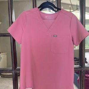 Chalk pink scrubs. Catarina scrub top and Zamora jogger. Will only sell as set.